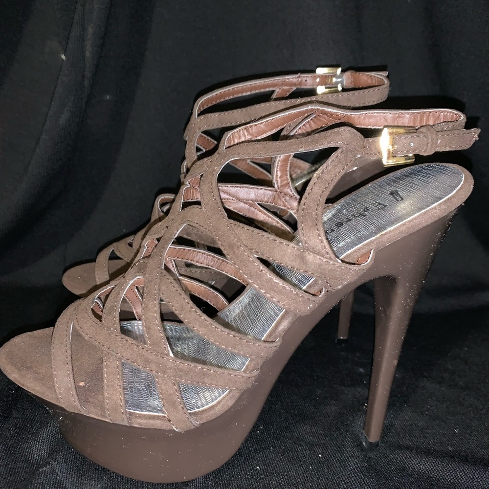 Fahrenheit Brown Suede Shoe, Size 7.5